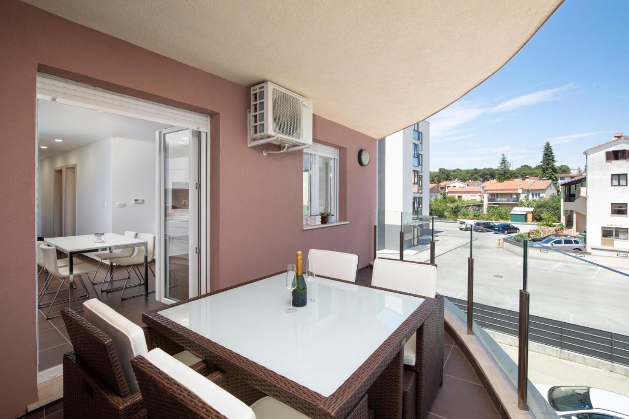 Monte Paradiso Sun Apartment Pula Extérieur photo